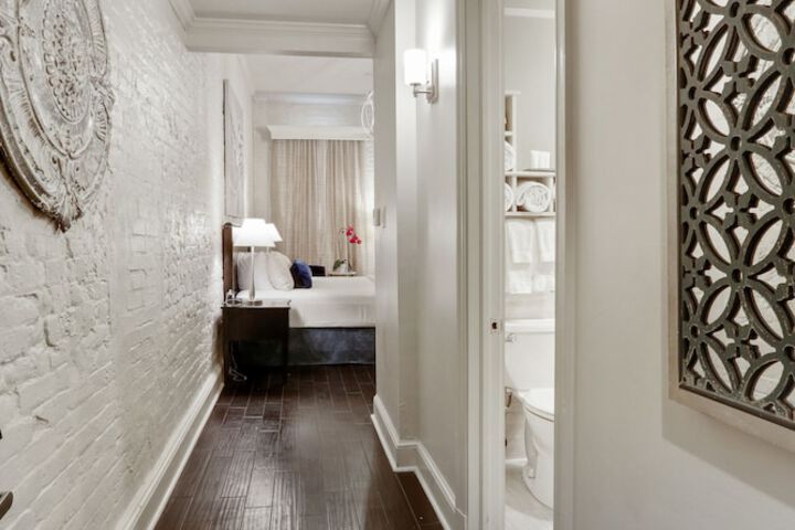 Room 19 of 37