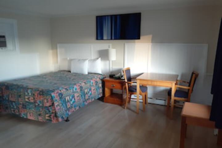 Town Line Motel