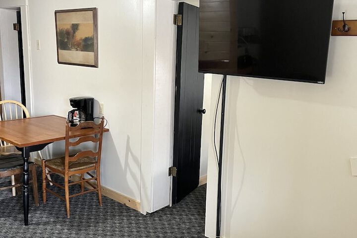 Room 9 of 29