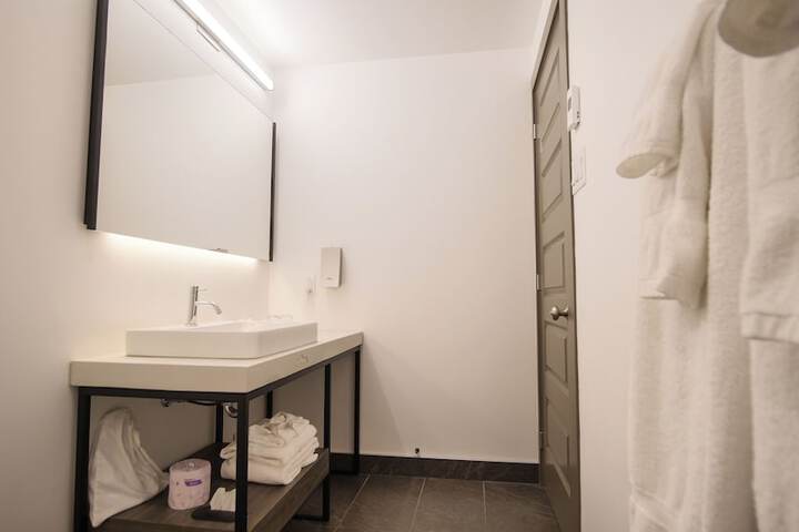 Room 27 of 130
