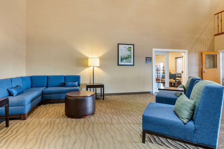 Hotel Interior 4 of 36
