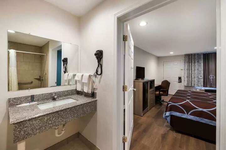 Room 19 of 29