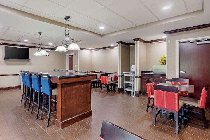 Comfort Inn & Suites Hillsville I-77