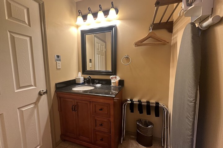 Room 11 of 38