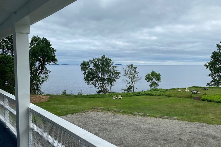 High Tide Inn
