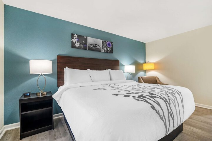 Room 20 of 35