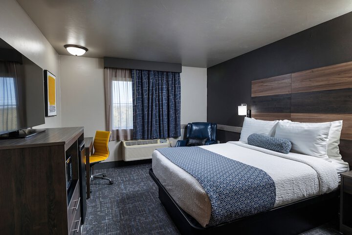 Room 17 of 38