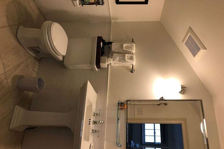 Room 11 of 40