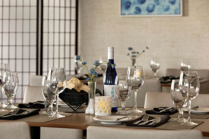 Dining 52 of 65