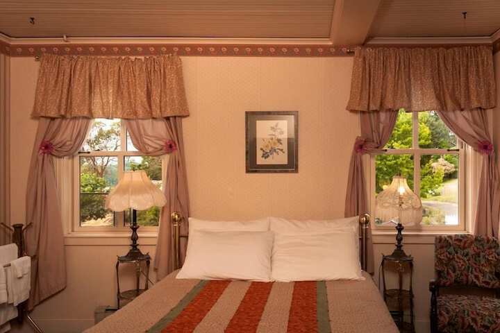 Room 5 of 42