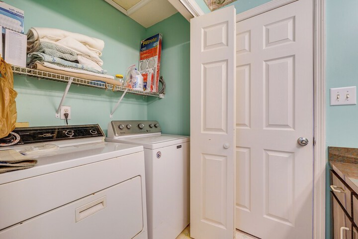 Topsail Beach Vacation Rental: Steps to Shore!