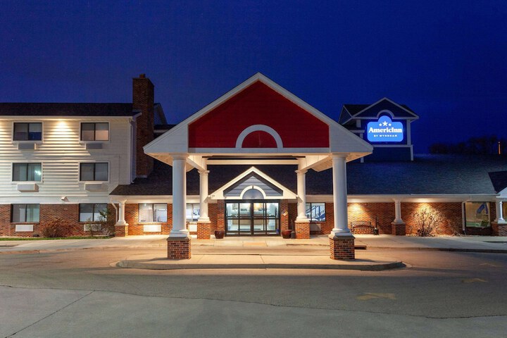 Hotel 2 of 76