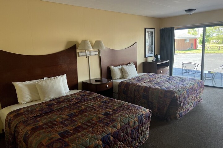 Room 109 of 443