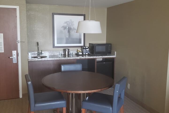 DoubleTree by Hilton St. Louis - Westport