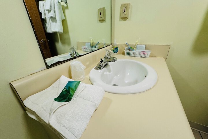 Room 13 of 25