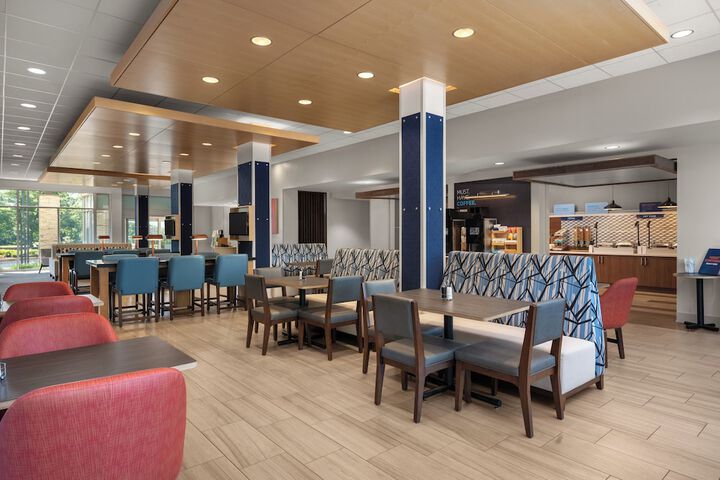 Holiday Inn Express Queensbury - Lake George Area by IHG