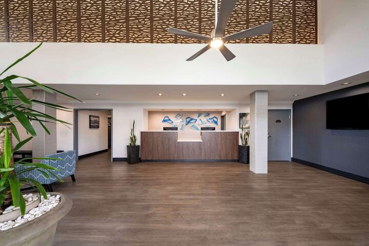 Best Western Inn & Suites Lemoore
