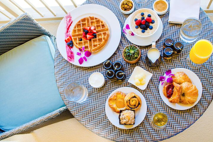 Breakfast/Coffee Service 107 of 158