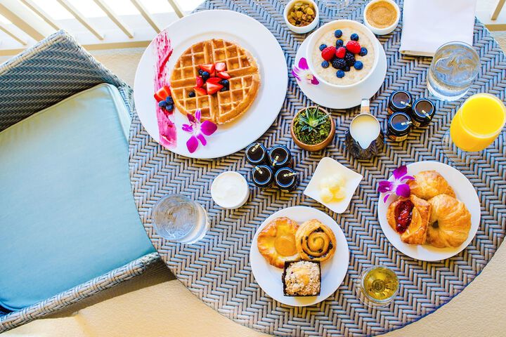 Breakfast/Coffee Service 75 of 128