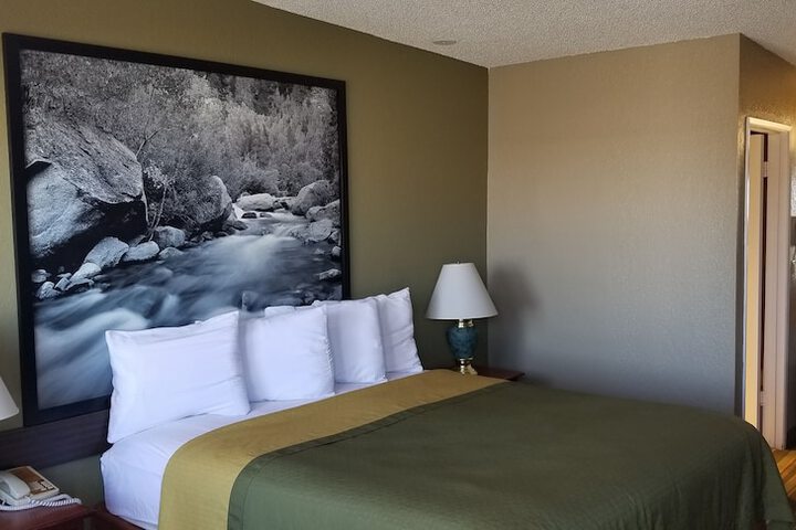 Room 32 of 39