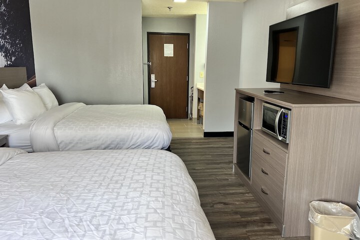 Room 53 of 129