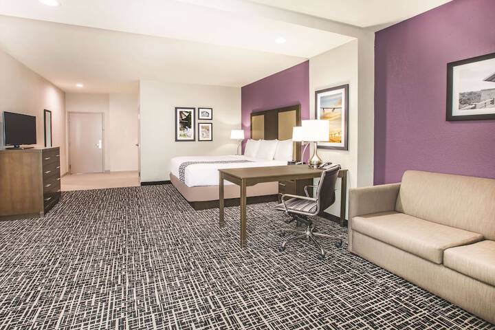 Room 12 of 27