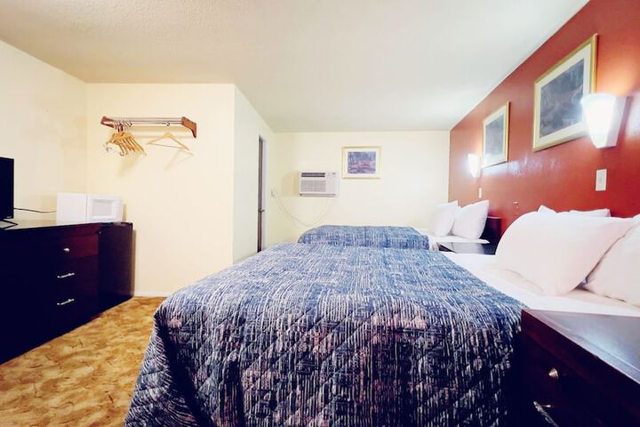 Room 4 of 19