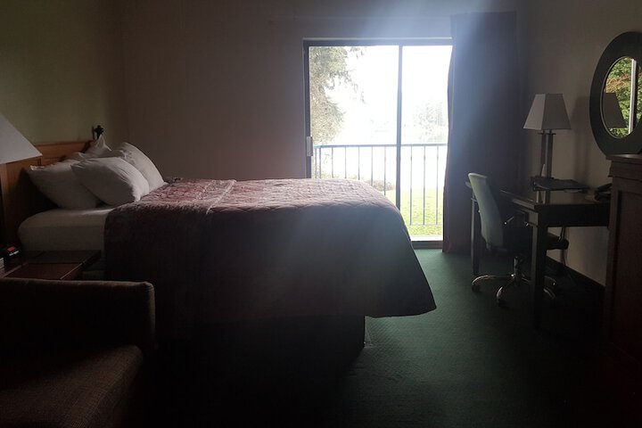 Room 32 of 47
