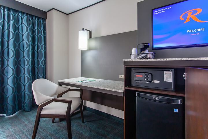 Room 27 of 67