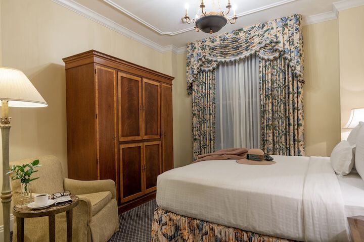Room 10 of 66