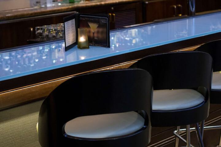 Lounge 66 of 68