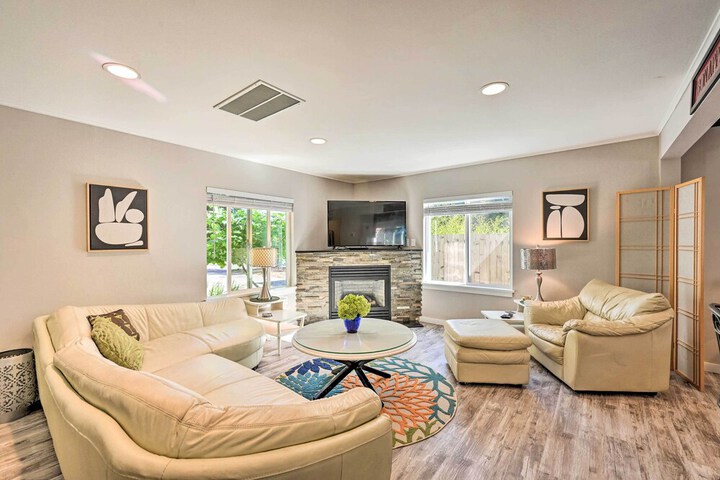 Family-friendly Kirkland Home 1 Mi to Downtown