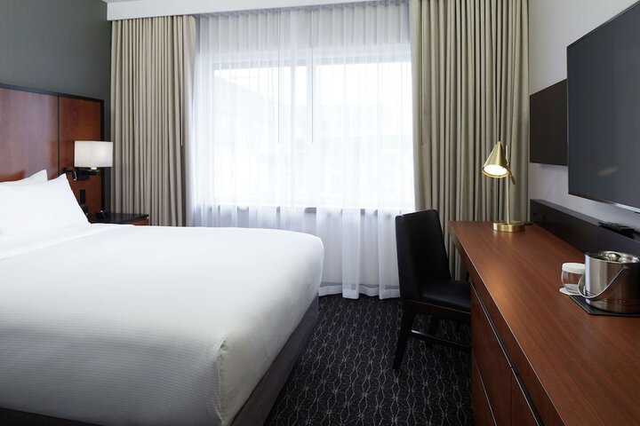 Room 13 of 38