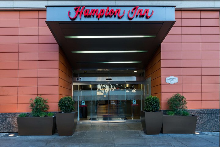Hotel 4 of 129