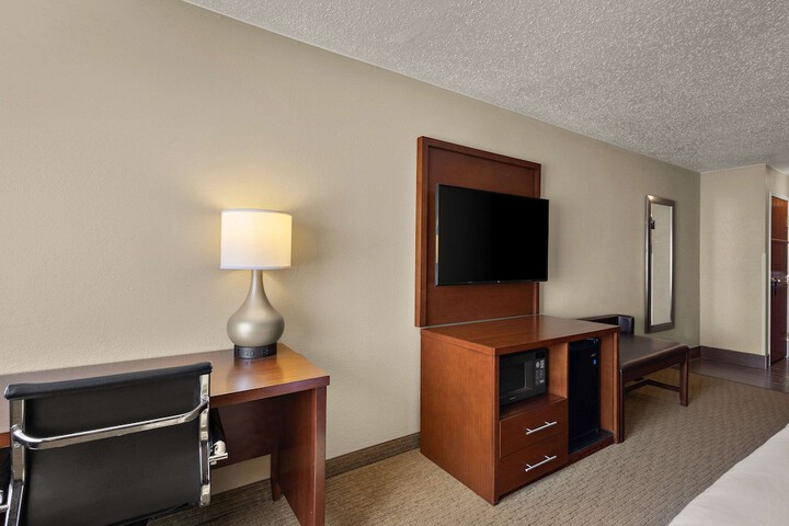 Room 29 of 77