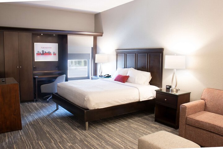 Room 33 of 40
