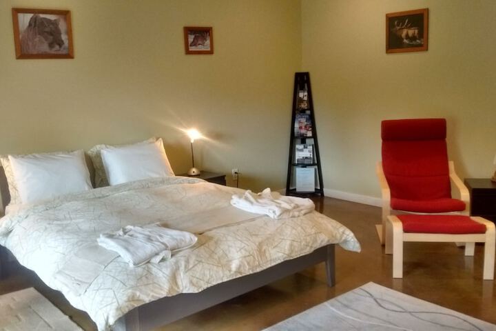 Room 25 of 47