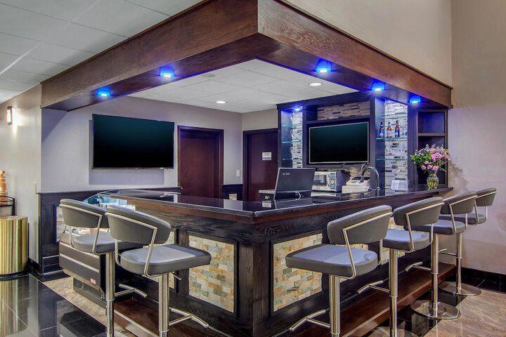 Lounge 61 of 71