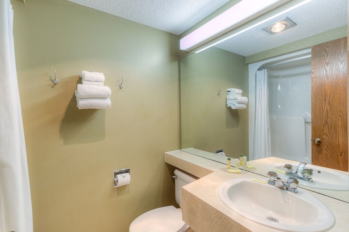 Room 11 of 15