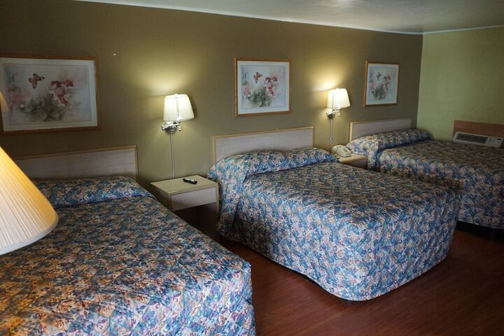 Room 19 of 38