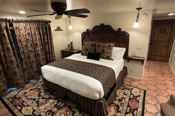 Room 124 of 285