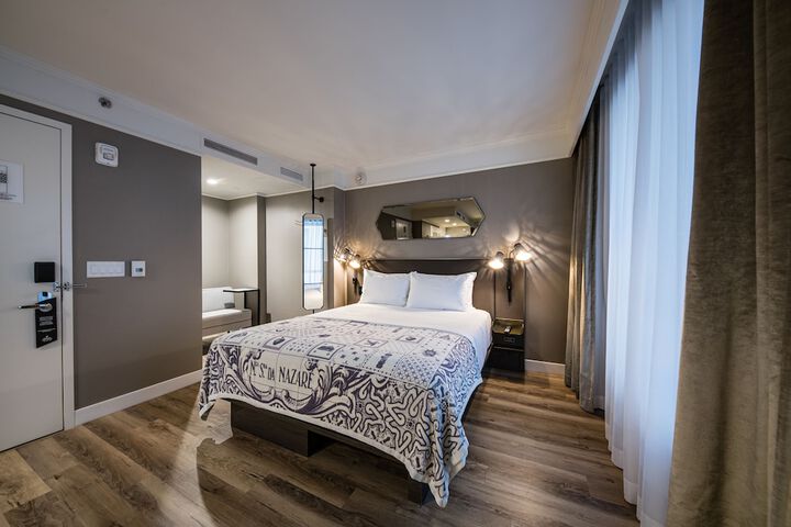 Room 18 of 43