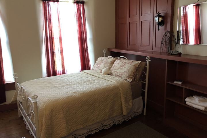Room 36 of 73