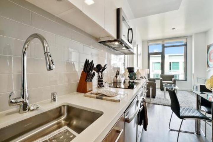 Global Luxury Suites on Folsom Street