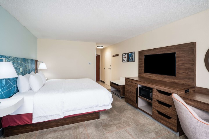 Room 16 of 33