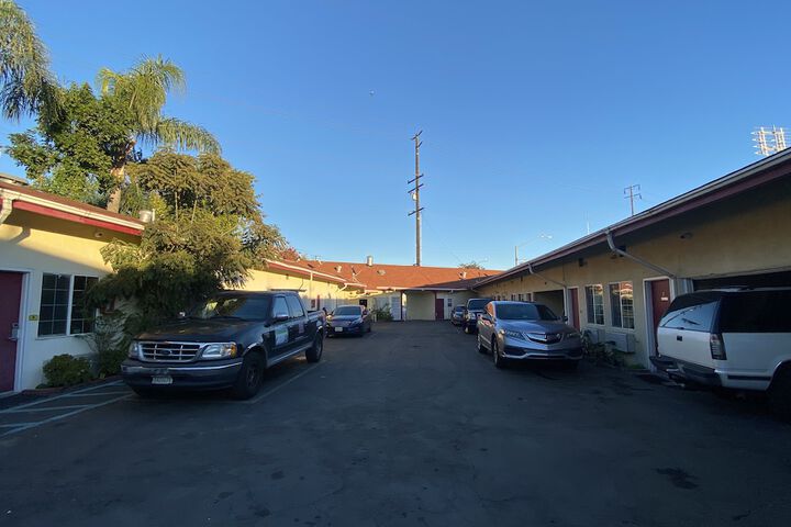 Sands Inn