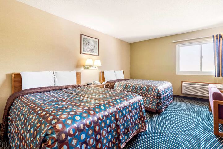 Room 10 of 43