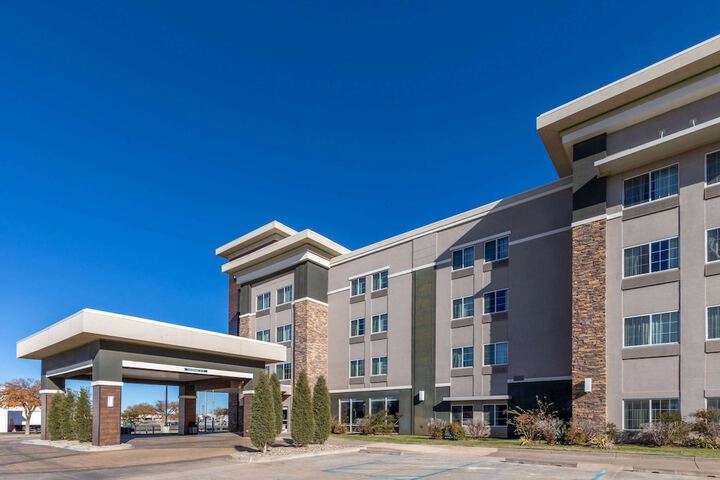 Hotel 5 of 56
