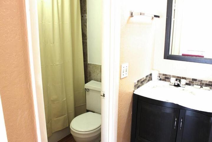 Room 10 of 19