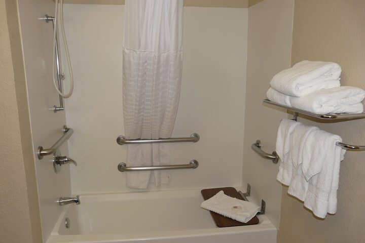 Room 18 of 34